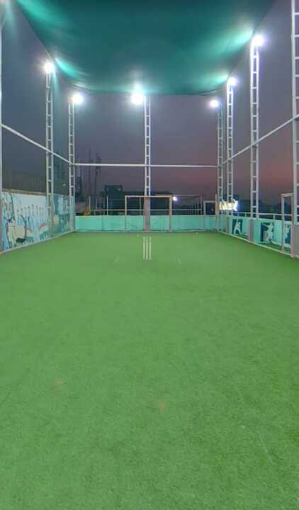 BODY GARAGE TURF | Indore | TurfBooking
